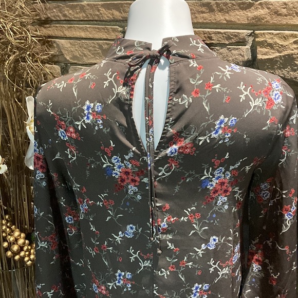 Spring dress - Picture 3 of 5